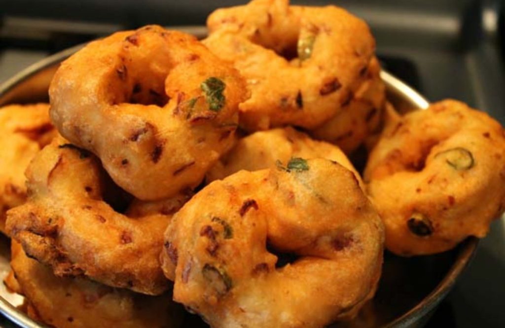 Easy Uzhunnu Vada Recipe