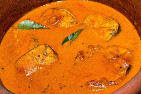 തേങ്ങാ പാലിൽ വറ്റിച്ചെടുത്ത ഒന്നാന്തരം ചട്ടി മീൻ കറി! മീൻ കറി രുചികരമാക്കാൻ ഇങ്ങനെ ഉണ്ടാക്കി നോക്കൂ
