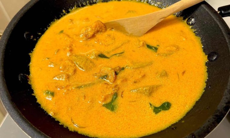 Kerala Style Prawns Raw Mango Curry Recipe