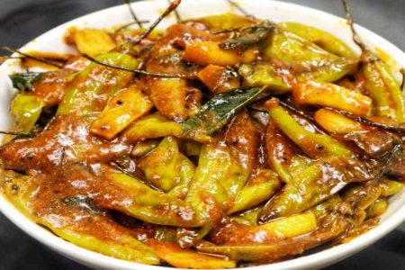 സ്‌പൈസി കാന്താരി മുളകച്ചാർ ഇങ്ങനെ തയ്യാറാക്കൂ
