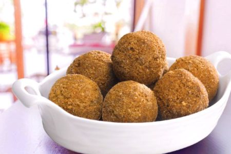 കേരളത്തിന്റെ തനത് പലഹാരം അവലോസുണ്ട തയ്യാറാക്കാം!