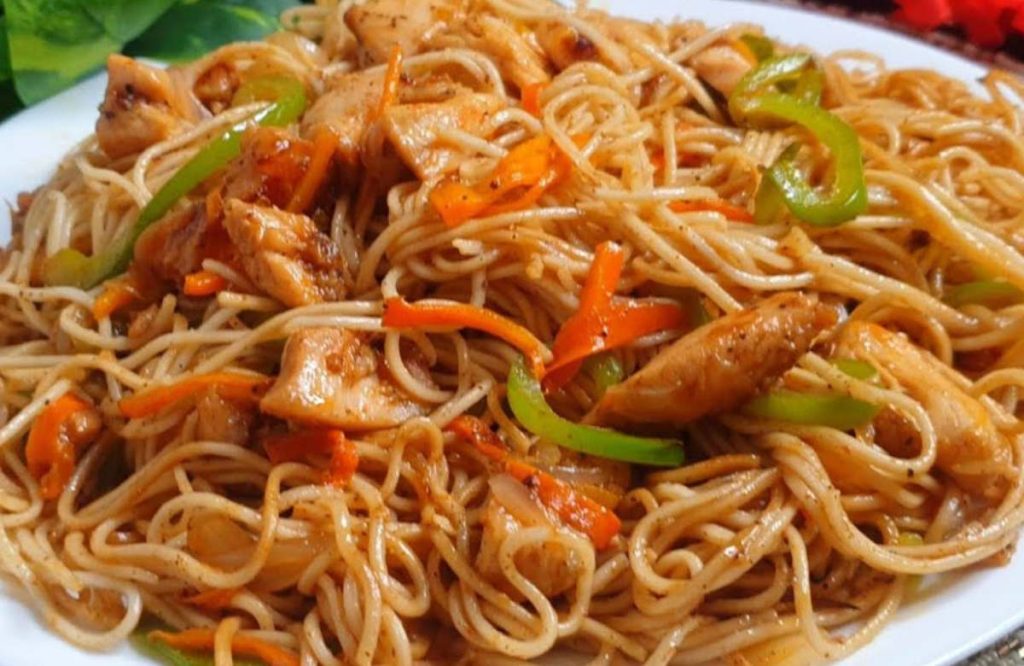 Restaurant Style Chicken Noodles Recipe