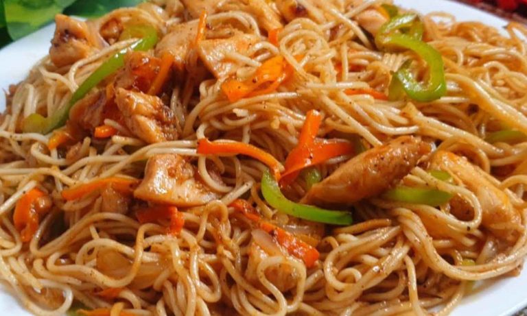 Restaurant Style Chicken Noodles Recipe