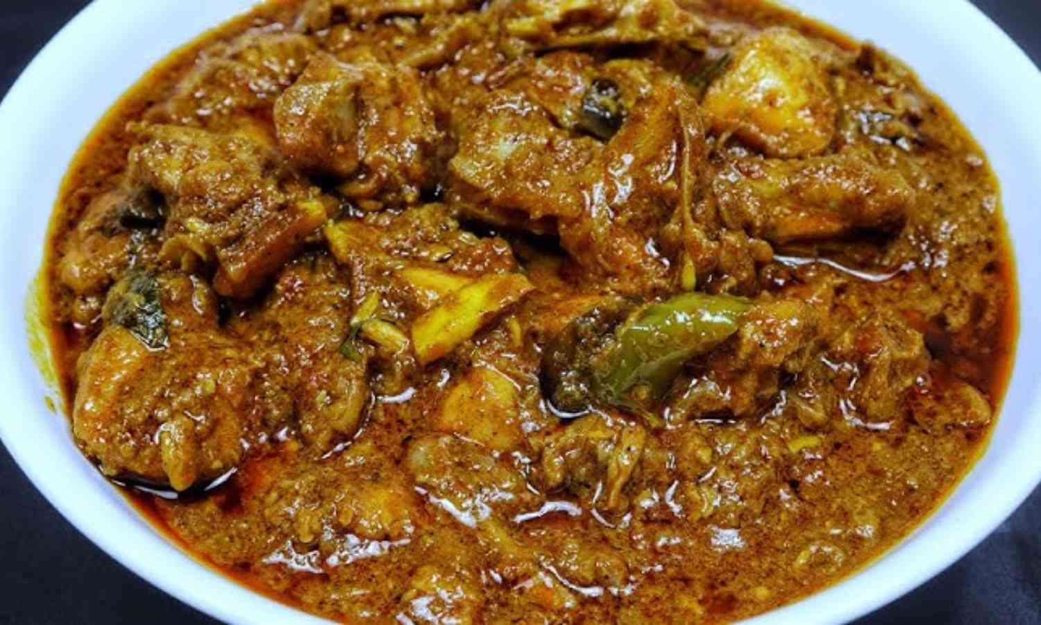 Easy Varutharacha Chicken Curry Recipe