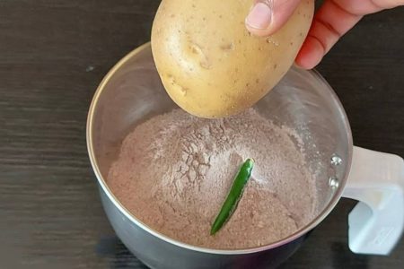 രാവിലെ ഒരു ചേഞ്ച് ആയാലോ; 1 കപ്പ് റാഗിയും 1 ഉരുളക്കിഴങ്ങും മാത്രം മതി!