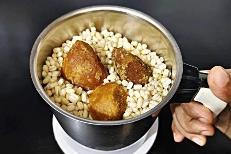 ഇച്ചിരി ഉഴുന്നും ശർക്കരയും ഉണ്ടേൽ ഇപ്പോൾതന്നെ തയ്യാറാക്കിനോക്കൂ