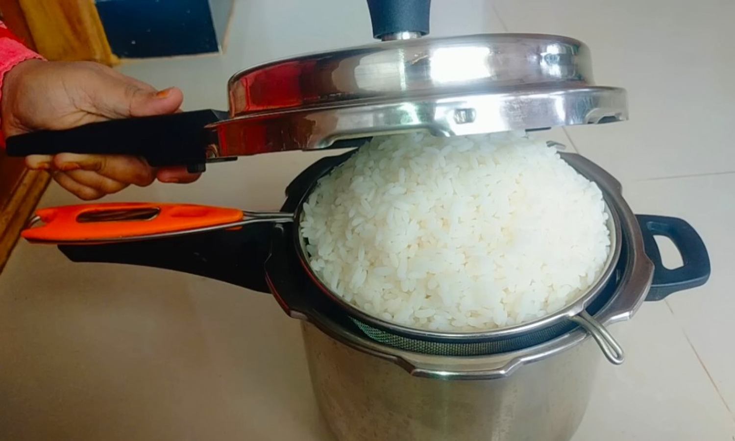 How to cook rice in cooker